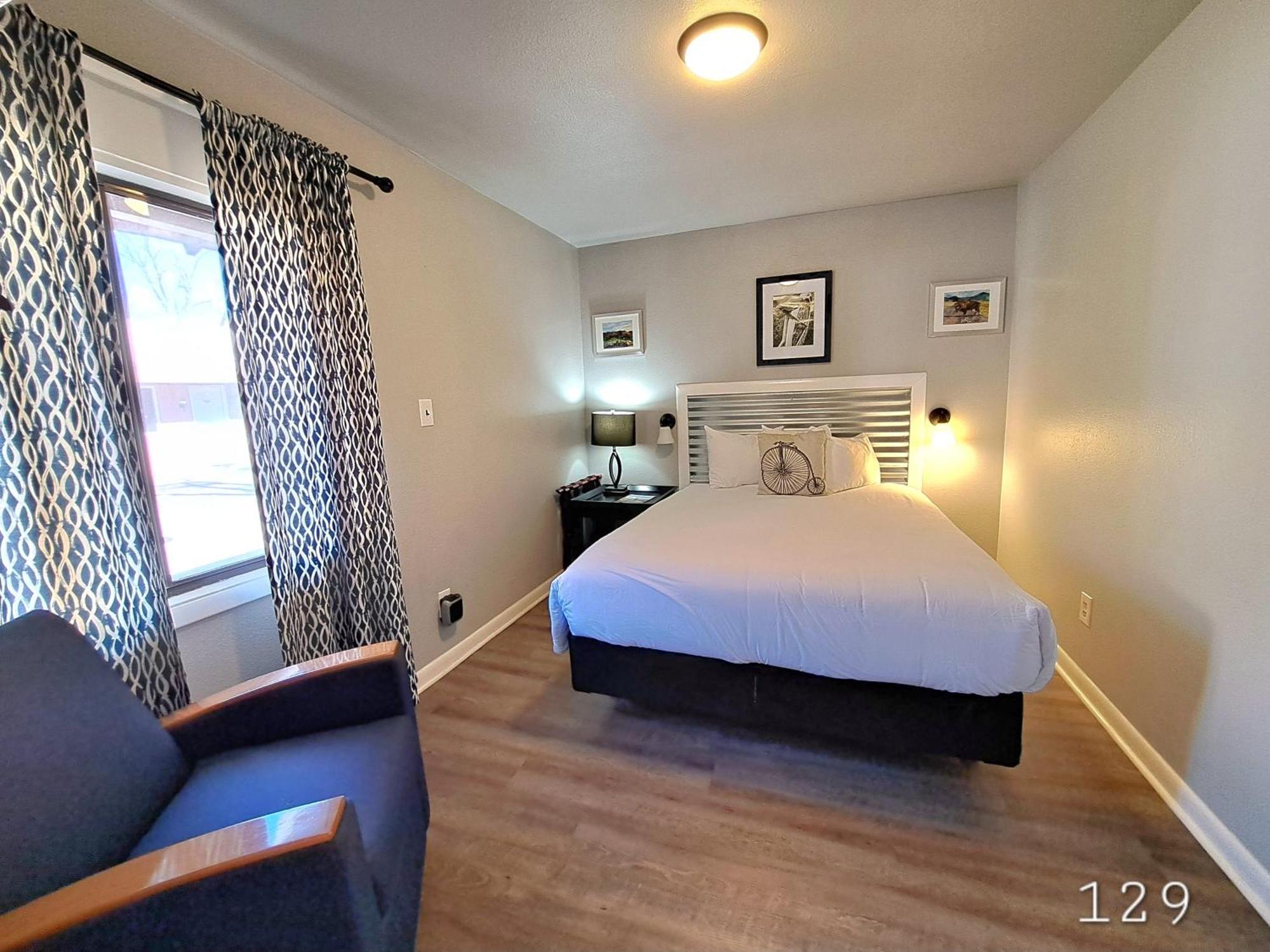Buffalo Lodge Bicycle Resort - Amazing Access To Local Trails & The Garden Colorado Springs Room photo