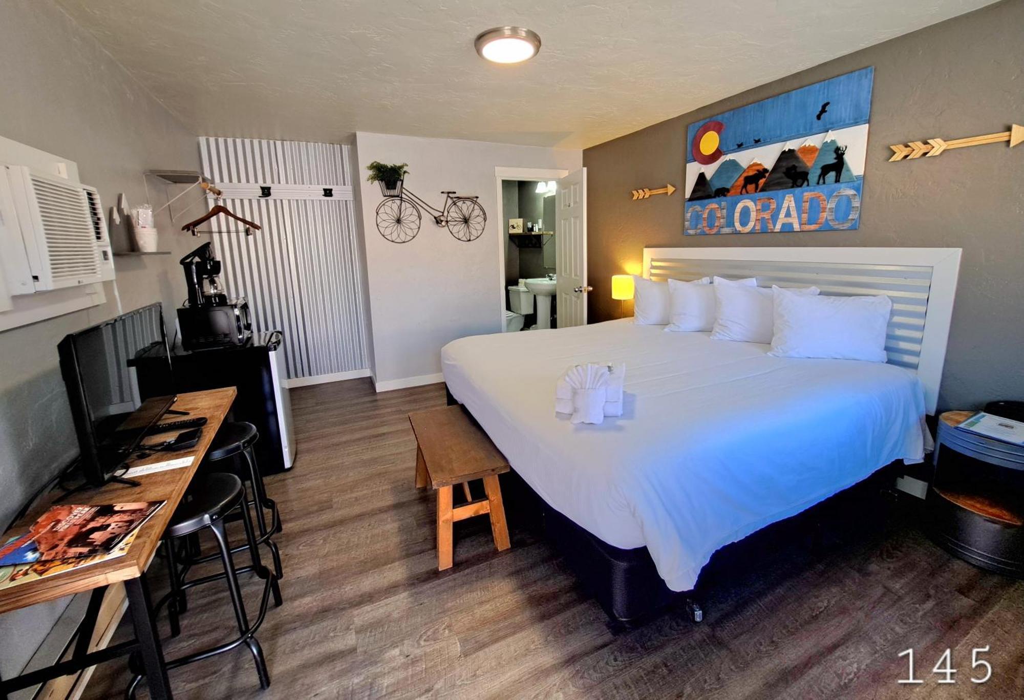 Buffalo Lodge Bicycle Resort - Amazing Access To Local Trails & The Garden Colorado Springs Room photo