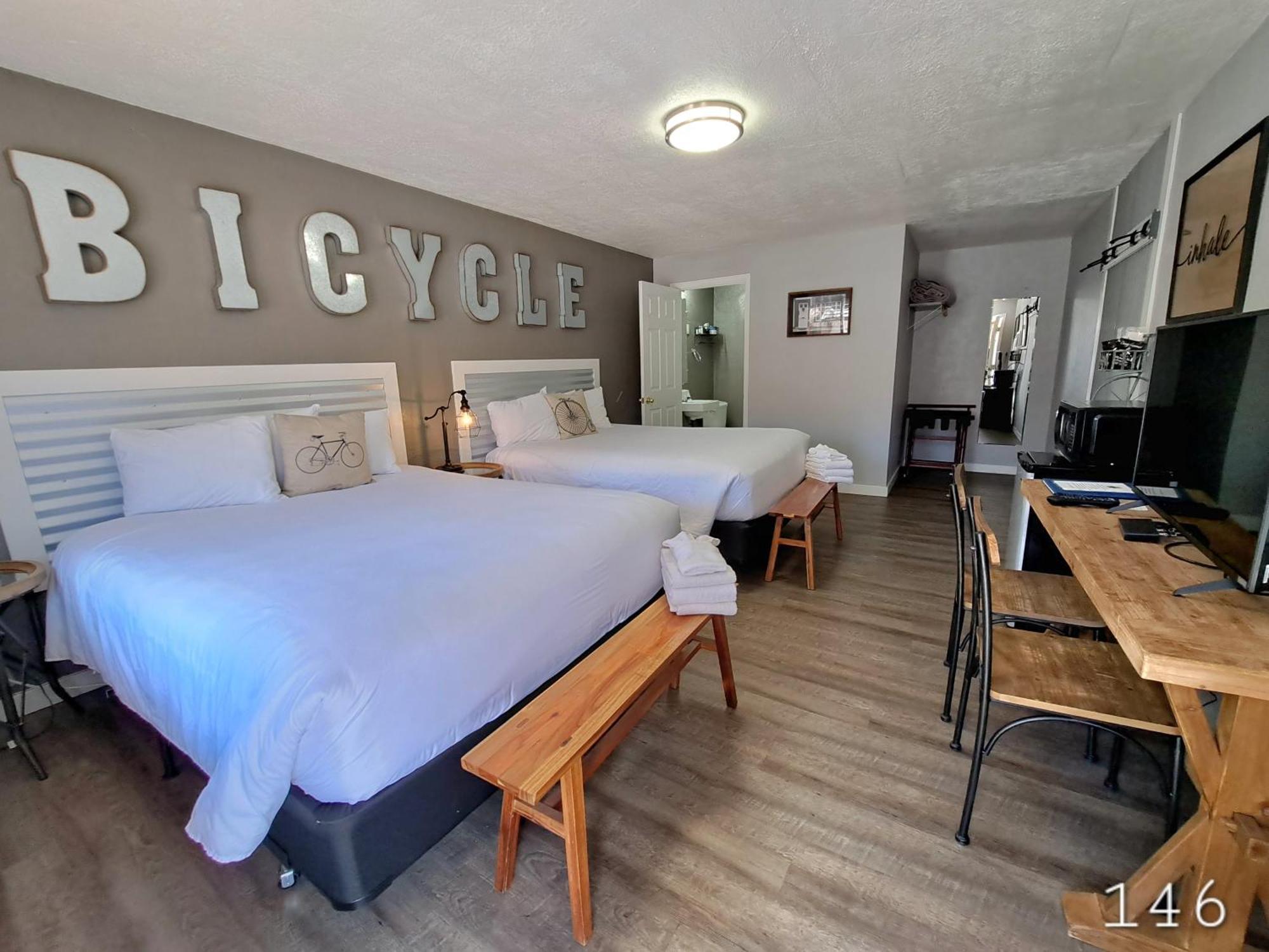 Buffalo Lodge Bicycle Resort - Amazing Access To Local Trails & The Garden Colorado Springs Room photo