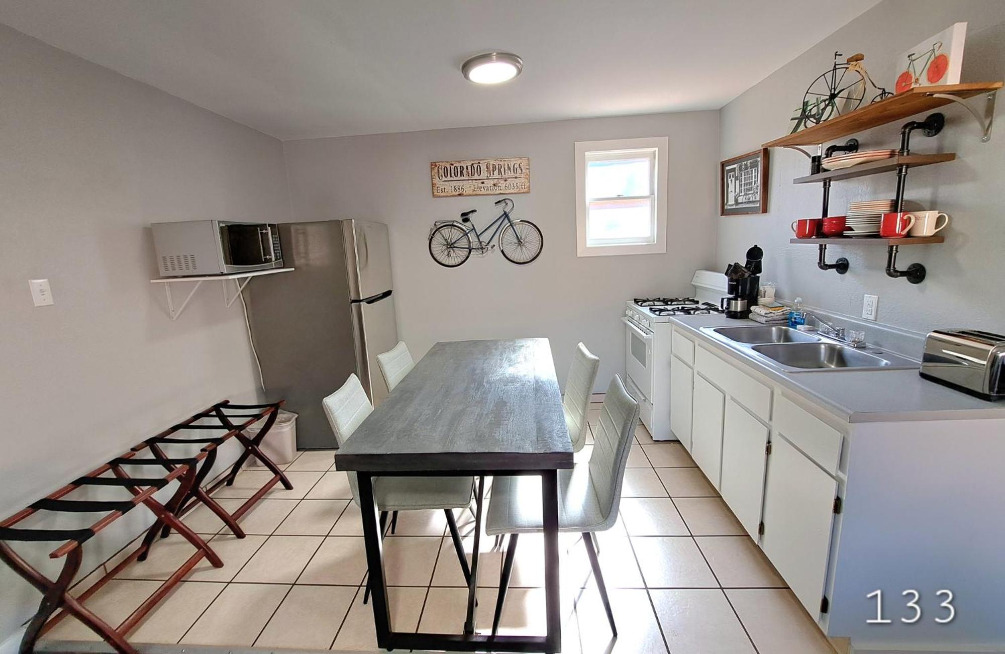 Buffalo Lodge Bicycle Resort - Amazing Access To Local Trails & The Garden Colorado Springs Room photo