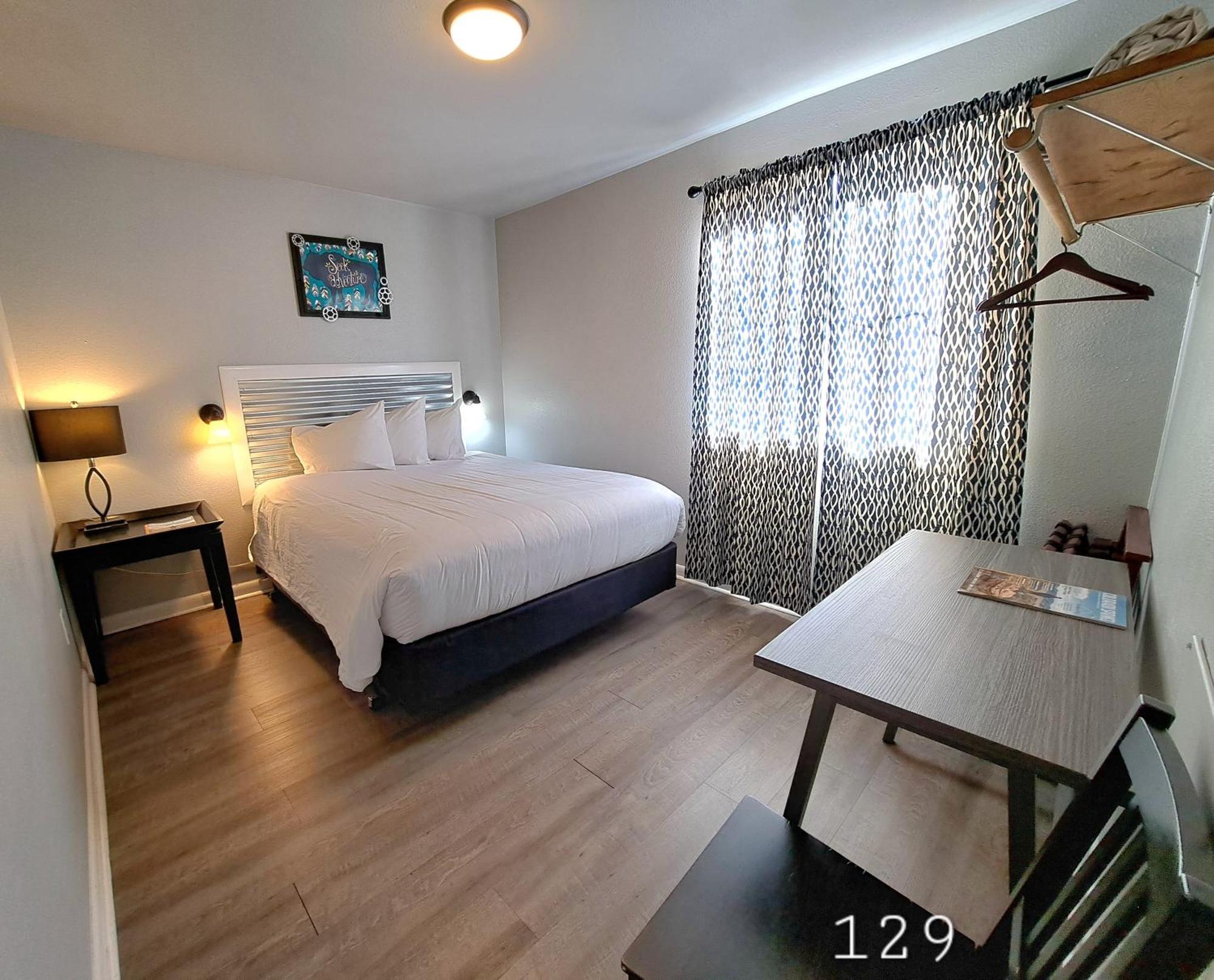 Buffalo Lodge Bicycle Resort - Amazing Access To Local Trails & The Garden Colorado Springs Room photo