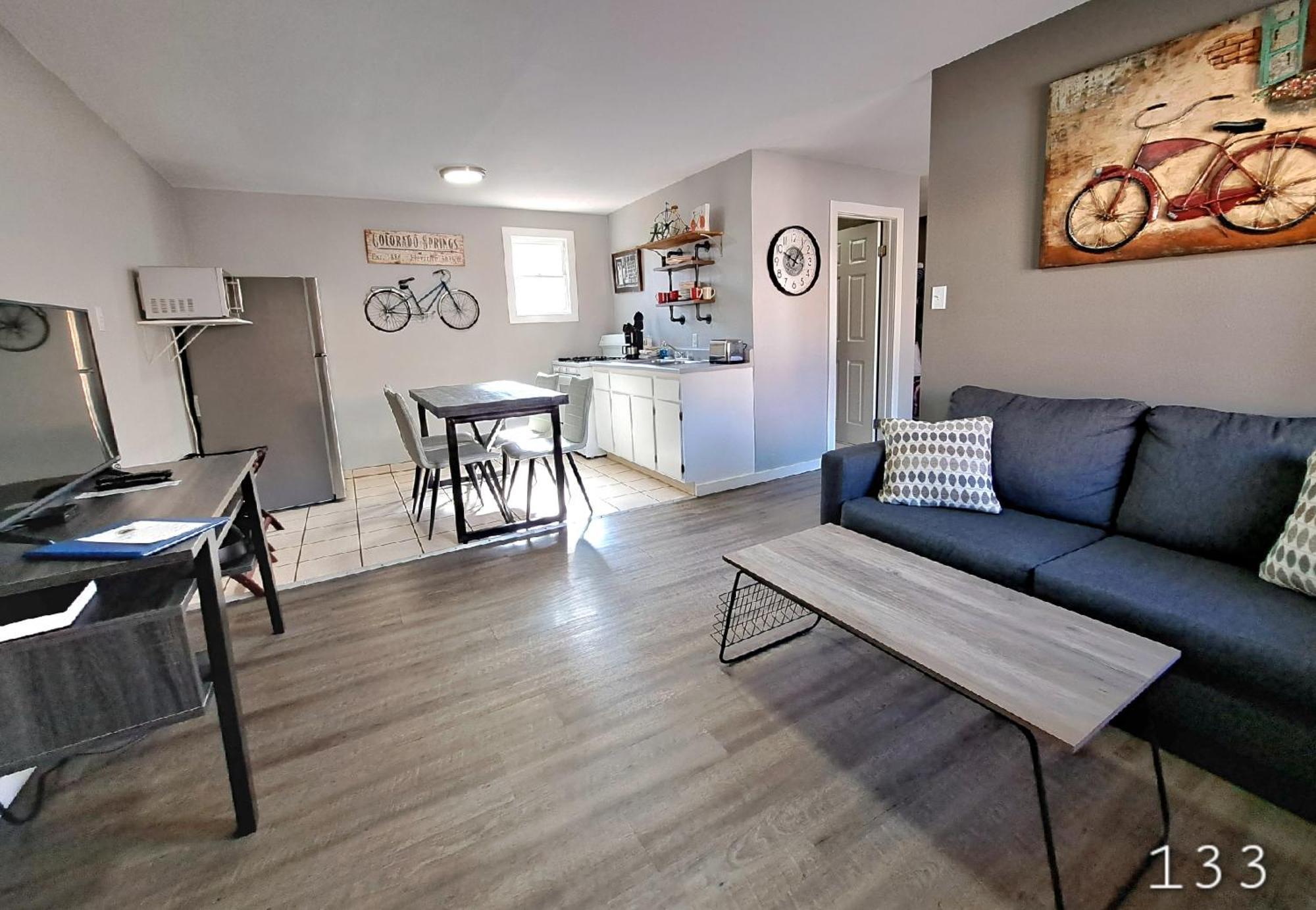 Buffalo Lodge Bicycle Resort - Amazing Access To Local Trails & The Garden Colorado Springs Room photo