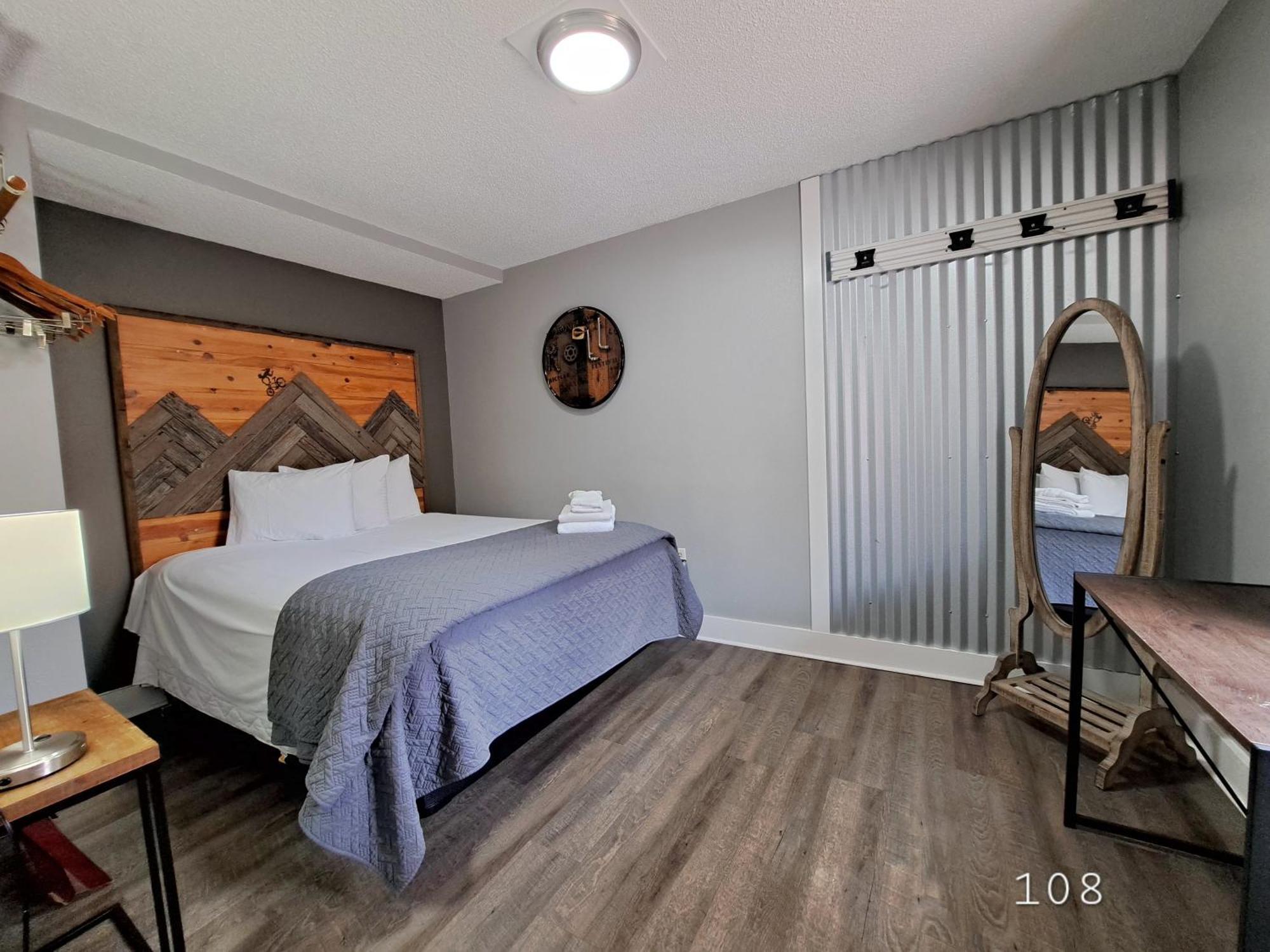 Buffalo Lodge Bicycle Resort - Amazing Access To Local Trails & The Garden Colorado Springs Room photo