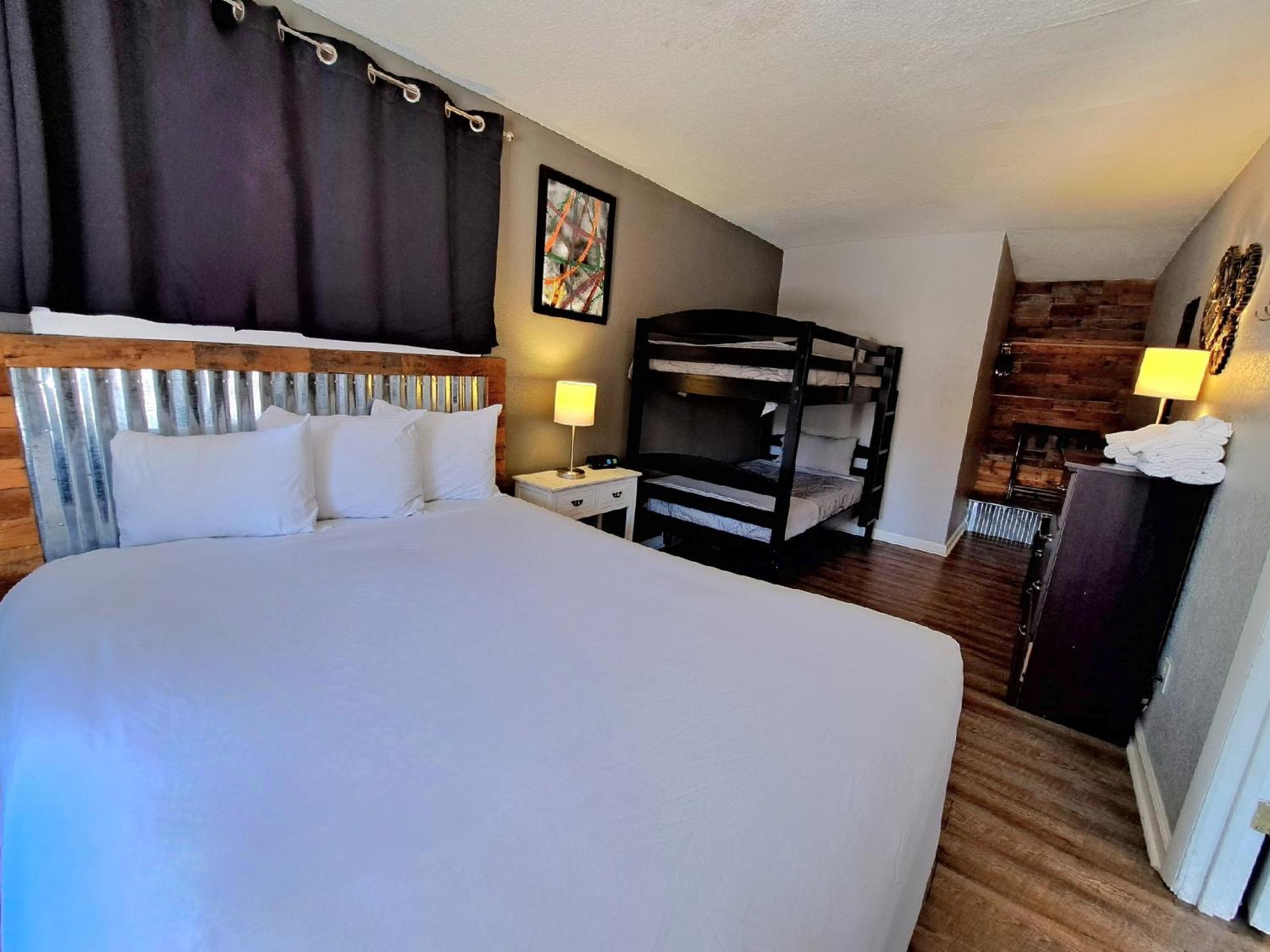 Buffalo Lodge Bicycle Resort - Amazing Access To Local Trails & The Garden Colorado Springs Room photo