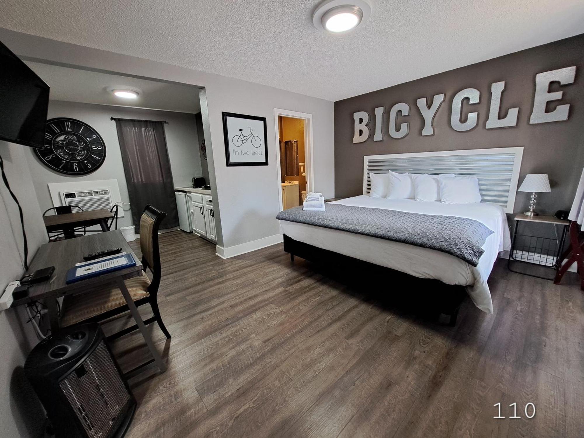 Buffalo Lodge Bicycle Resort - Amazing Access To Local Trails & The Garden Colorado Springs Room photo