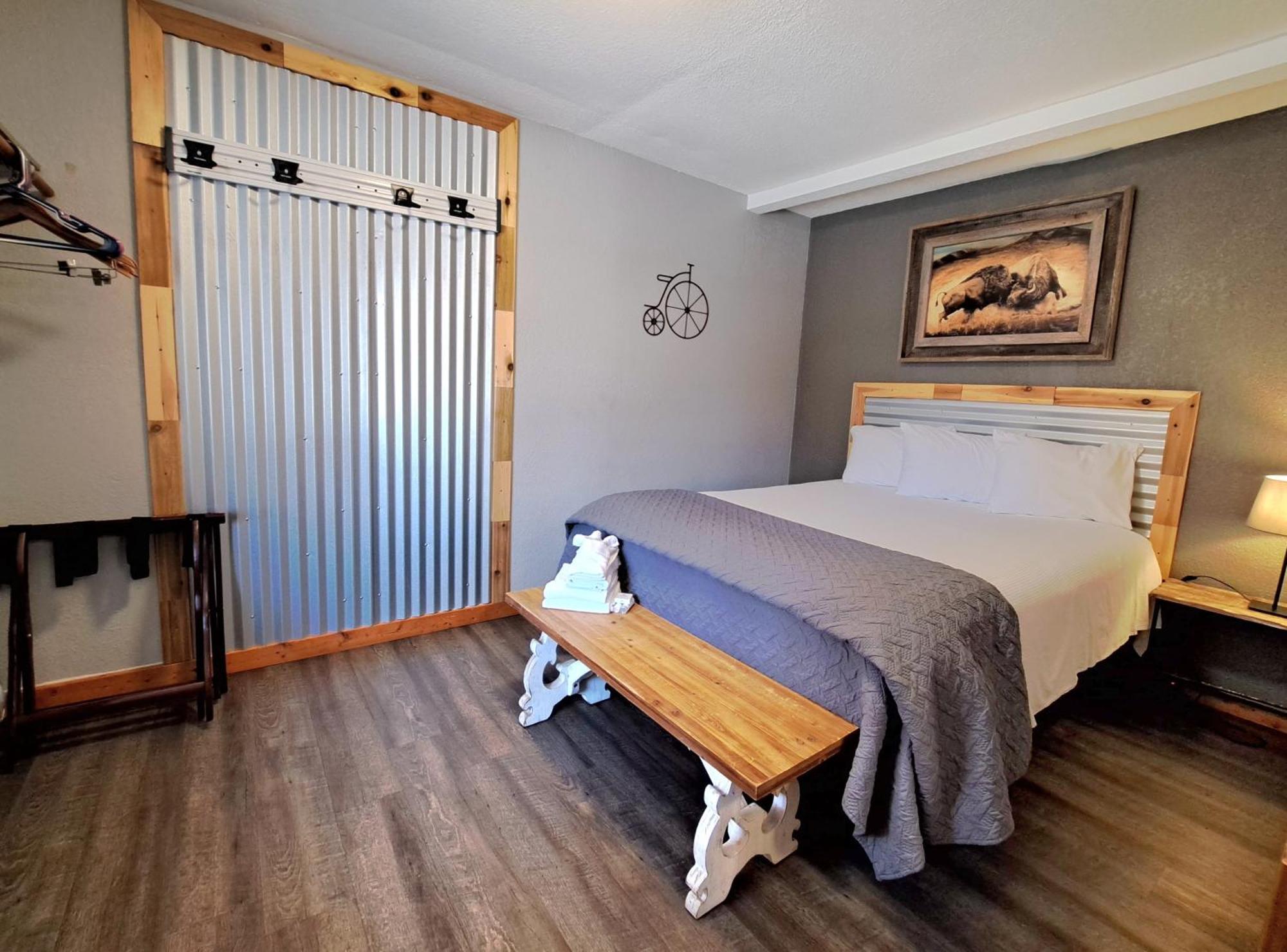 Buffalo Lodge Bicycle Resort - Amazing Access To Local Trails & The Garden Colorado Springs Room photo