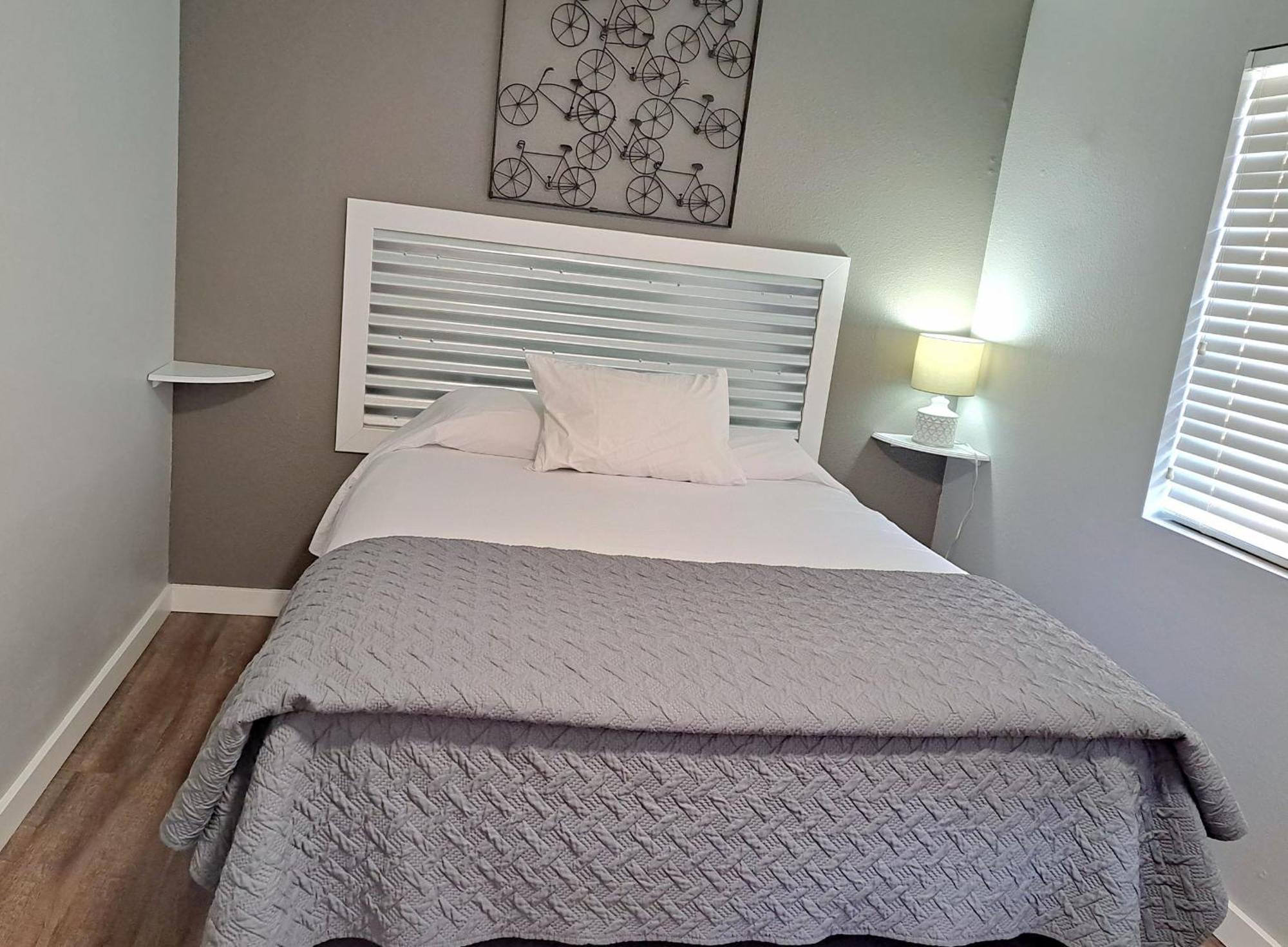 Buffalo Lodge Bicycle Resort - Amazing Access To Local Trails & The Garden Colorado Springs Room photo