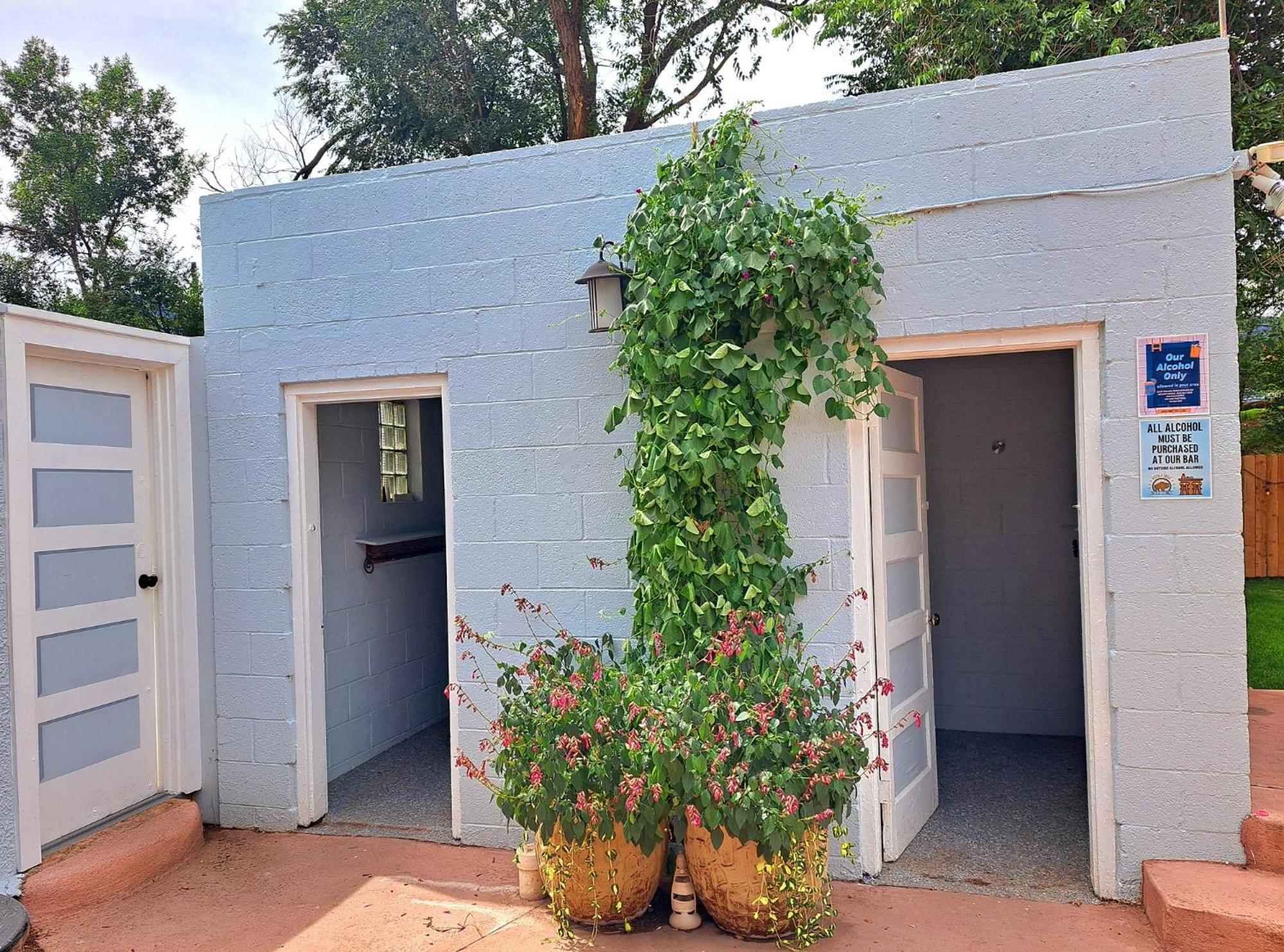 Buffalo Lodge Bicycle Resort - Amazing Access To Local Trails & The Garden Colorado Springs Room photo