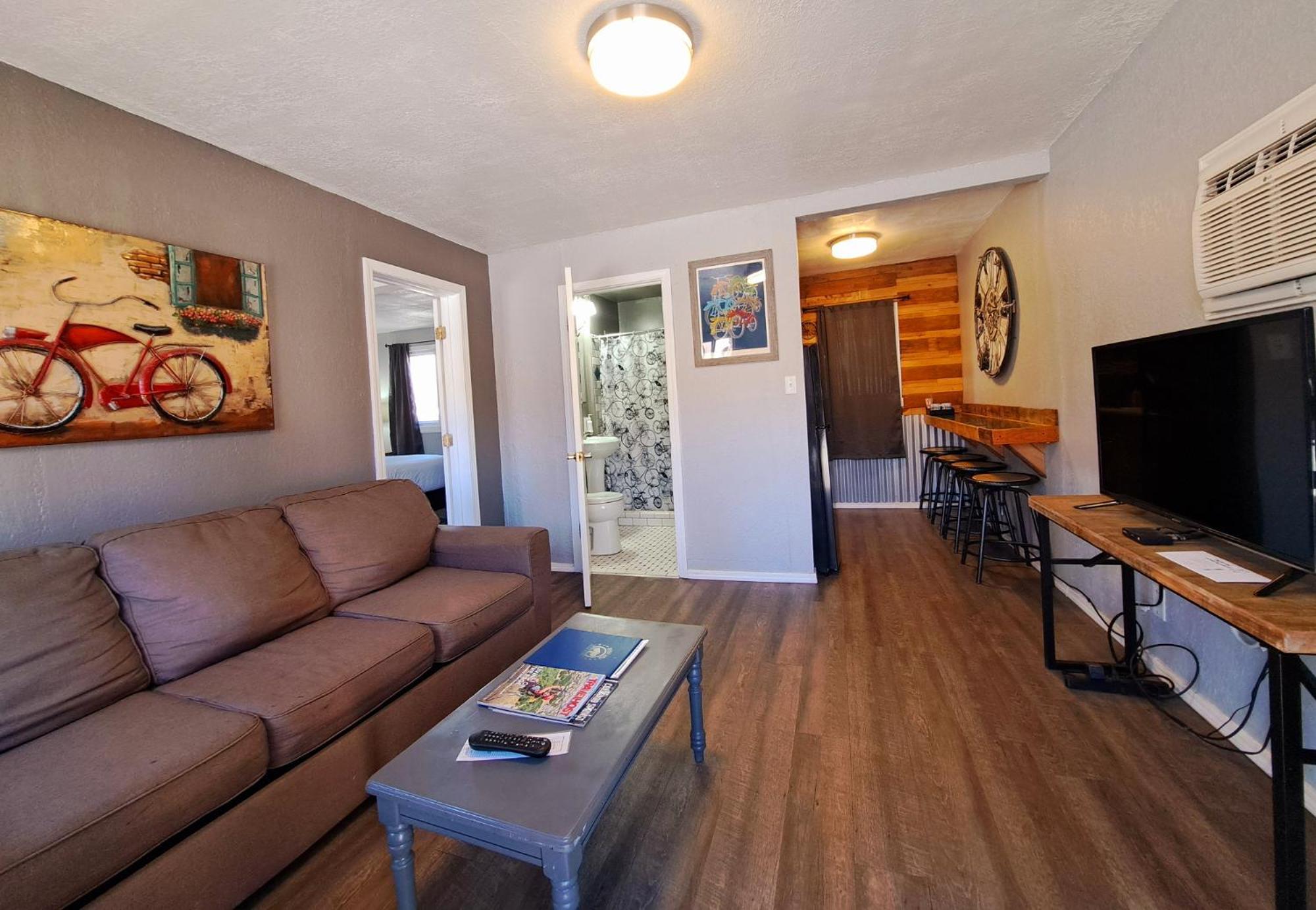 Buffalo Lodge Bicycle Resort - Amazing Access To Local Trails & The Garden Colorado Springs Room photo